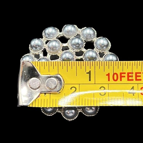 Imitation Pearl Brooch Gray Round Silver Tone Base Metal Vintage Costume Jewelry - Picture 6 of 6